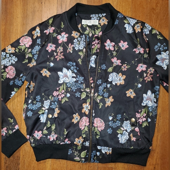 Pink Rose Black Bomber Jacket with Floral Design - Picture 4 of 10